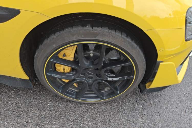 Used Xiaomi Auto SU7 Ultra 2025 Ultra Model Right Front Wheel Hub