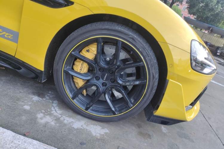 Used Xiaomi Auto SU7 Ultra 2025 Ultra Model Right Front Wheel Hub