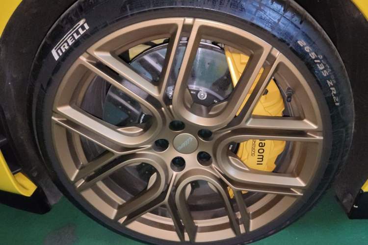 Used Xiaomi Auto SU7 Ultra 2025 Ultra Model Right Front Wheel Hub