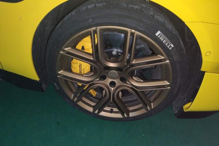 Used Xiaomi Auto SU7 Ultra 2025 Ultra Model Right Front Wheel Hub