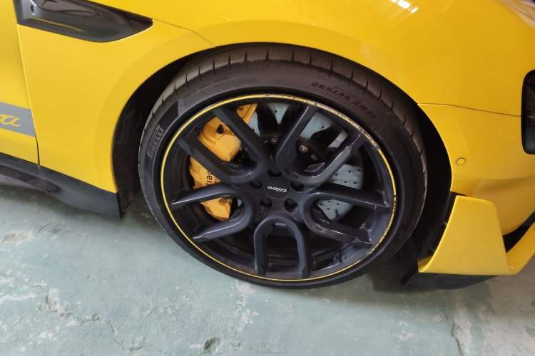Used Xiaomi Auto SU7 Ultra 2025 Ultra Model Right Front Wheel Hub