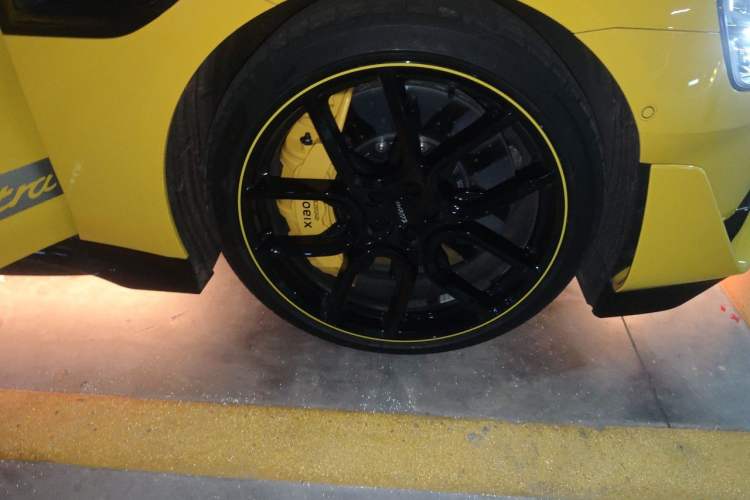 Used Xiaomi Auto SU7 Ultra 2025 Ultra Model Right Front Wheel Hub