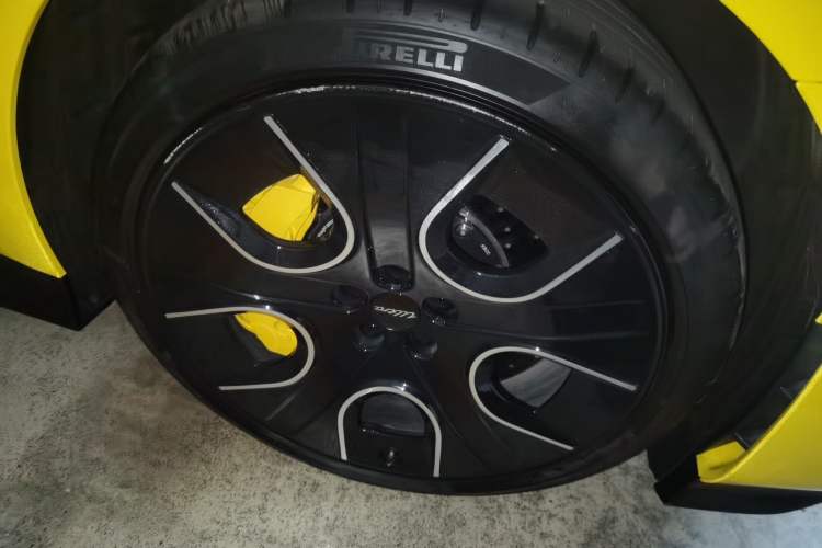 Used Xiaomi Auto SU7 Ultra 2025 Ultra Model Right Front Wheel Hub