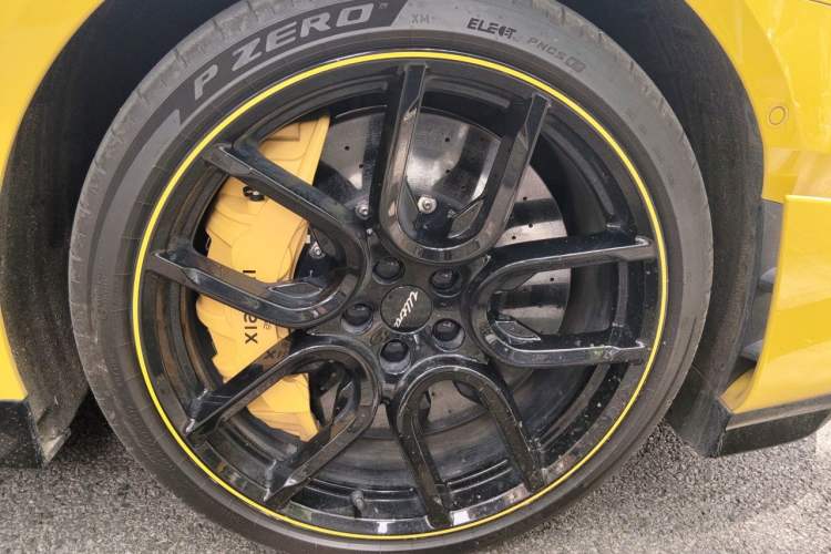 Used Xiaomi Auto SU7 Ultra 2025 Ultra Model Right Front Wheel Hub