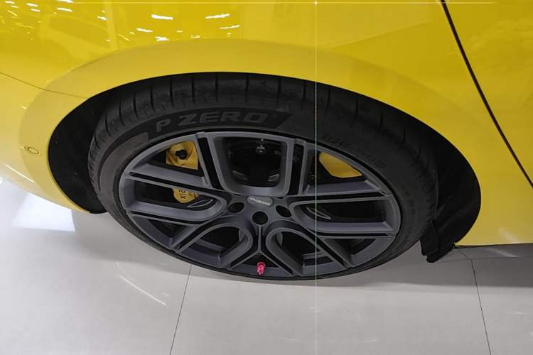 Used Xiaomi Auto SU7 Ultra 2025 Ultra Model Right Rear Wheel Hub