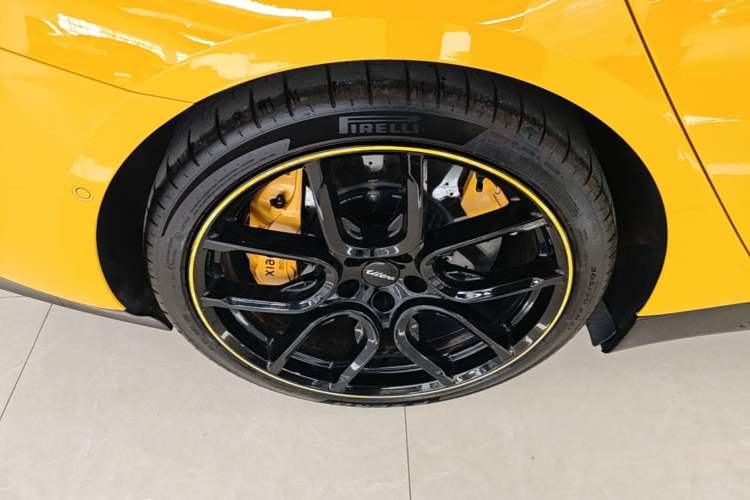 Used Xiaomi Auto SU7 Ultra 2025 Ultra Model Right Rear Wheel Hub