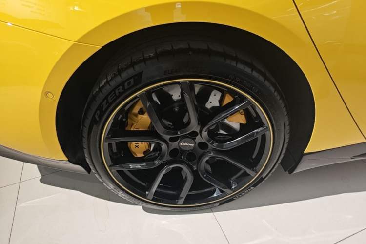 Used Xiaomi Auto SU7 Ultra 2025 Ultra Model Right Rear Wheel Hub