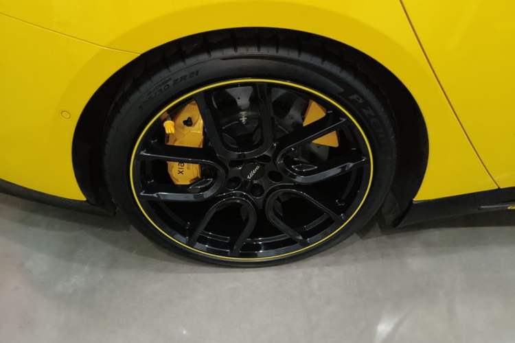 Used Xiaomi Auto SU7 Ultra 2025 Ultra Model Right Rear Wheel Hub