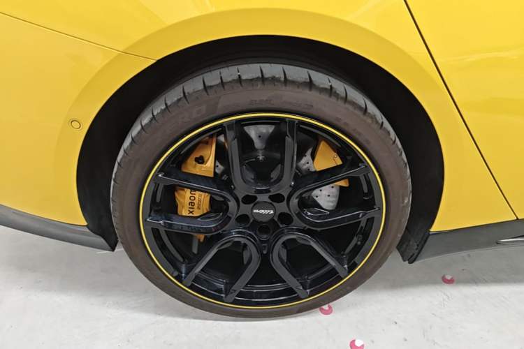 Used Xiaomi Auto SU7 Ultra 2025 Ultra Model Right Rear Wheel Hub