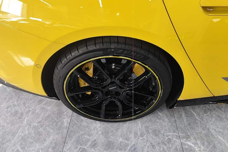 Used Xiaomi Auto SU7 Ultra 2025 Ultra Model Right Rear Wheel Hub
