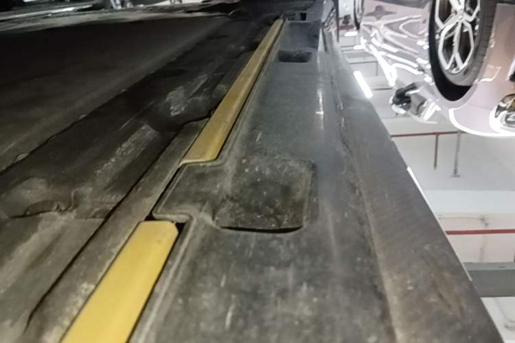 Used Xiaomi Auto SU7 Ultra 2025 Ultra Model Right Side Sill