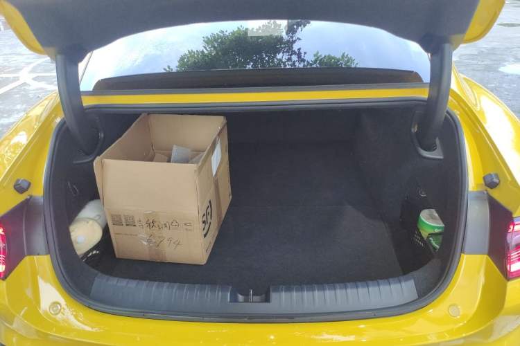 Used Xiaomi Auto SU7 Ultra 2025 Ultra Model Trunk