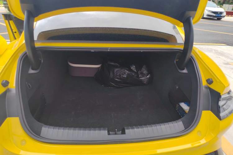 Used Xiaomi Auto SU7 Ultra 2025 Ultra Model Trunk