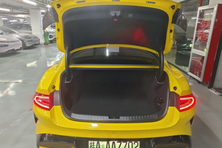 Used Xiaomi Auto SU7 Ultra 2025 Ultra Model Trunk