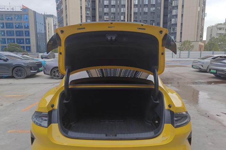 Used Xiaomi Auto SU7 Ultra 2025 Ultra Model Trunk