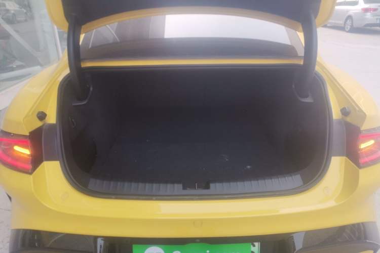 Used Xiaomi Auto SU7 Ultra 2025 Ultra Model Trunk