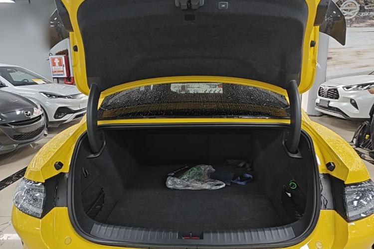 Used Xiaomi Auto SU7 Ultra 2025 Ultra Model Trunk