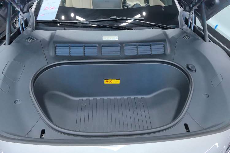 Used Xiaomi Auto YU7 2025 Ultra-Long Range Rear-Wheel Drive Version Engine Bay