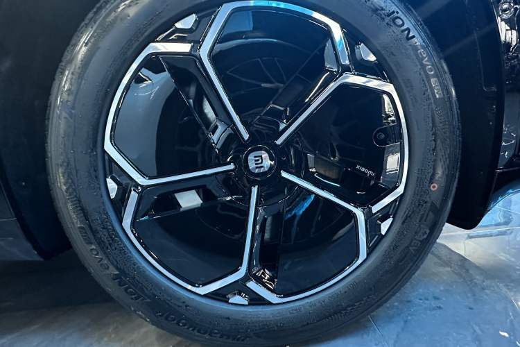 Used Xiaomi Auto YU7 2025 Ultra-Long Range Rear-Wheel Drive Version Exterior 5