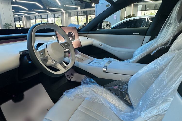 Used Xiaomi Auto YU7 2025 Ultra-Long Range Rear-Wheel Drive Version Interior 1