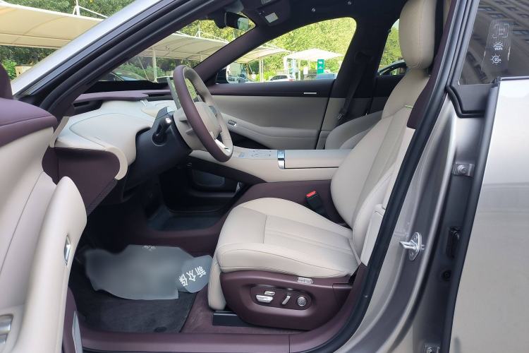 Used Xiaomi Auto YU7 2025 Ultra-Long Range Rear-Wheel Drive Version Interior 2
