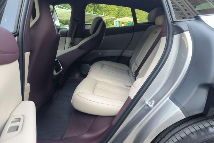 Used Xiaomi Auto YU7 2025 Ultra-Long Range Rear-Wheel Drive Version Interior 3