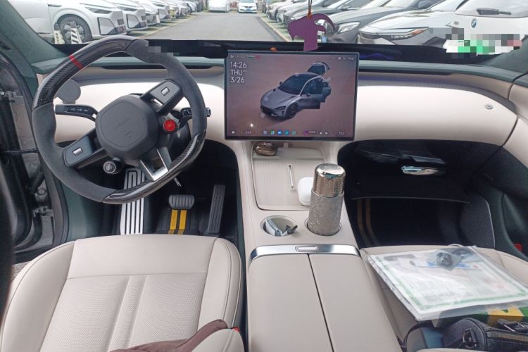 Used Xiaomi Auto YU7 2025 Ultra-Long Range High-Performance All-Wheel-Drive Max Edition Center Console
