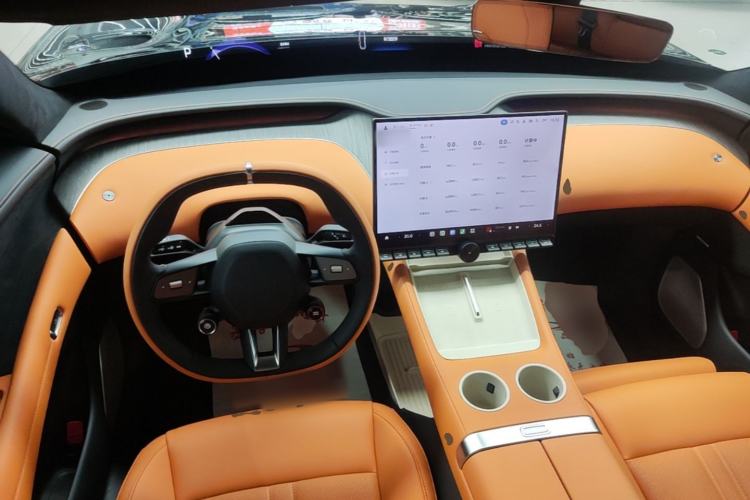 Used Xiaomi Auto YU7 2025 Ultra-Long Range High-Performance All-Wheel-Drive Max Edition Center Console