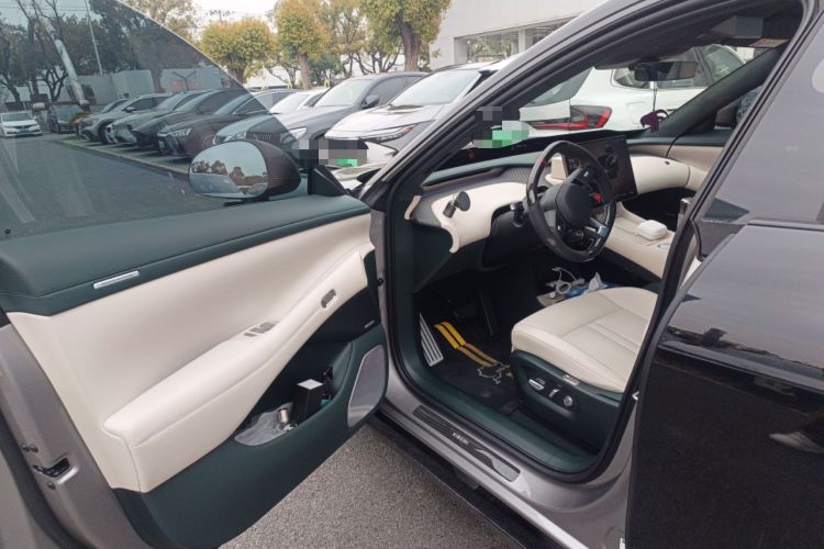 Used Xiaomi Auto YU7 2025 Ultra-Long Range High-Performance All-Wheel-Drive Max Edition Driver Seat