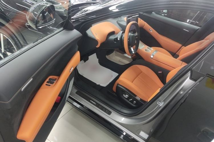 Used Xiaomi Auto YU7 2025 Ultra-Long Range High-Performance All-Wheel-Drive Max Edition Driver Seat