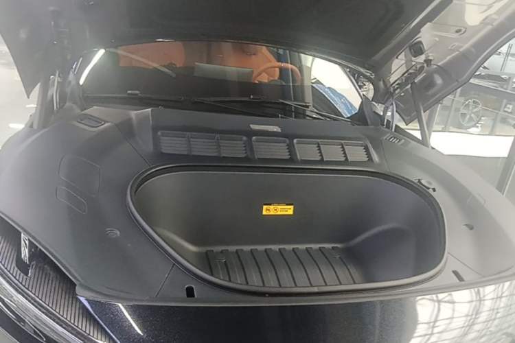 Used Xiaomi Auto YU7 2025 Ultra-Long Range Rear-Wheel Drive Version Engine Bay