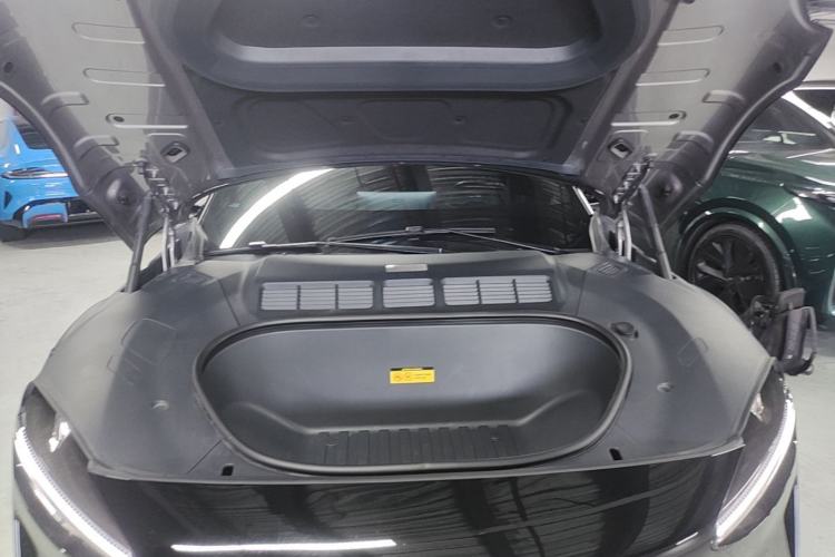 Used Xiaomi Auto YU7 2025 Ultra-Long Range High-Performance All-Wheel-Drive Max Edition Engine Bay