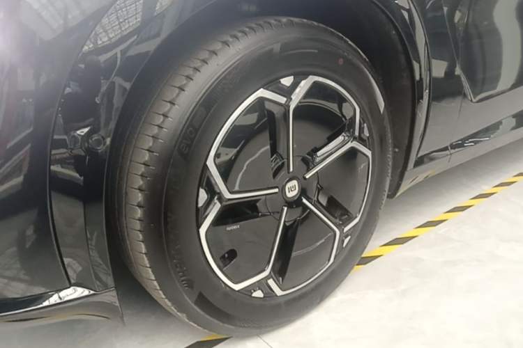 Used Xiaomi Auto YU7 2025 Ultra-Long Range Rear-Wheel Drive Version Exterior 4