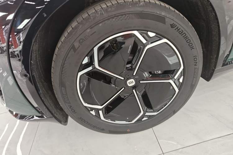 Used Xiaomi Auto YU7 2025 Ultra-Long Range Rear-Wheel Drive Version Exterior 4