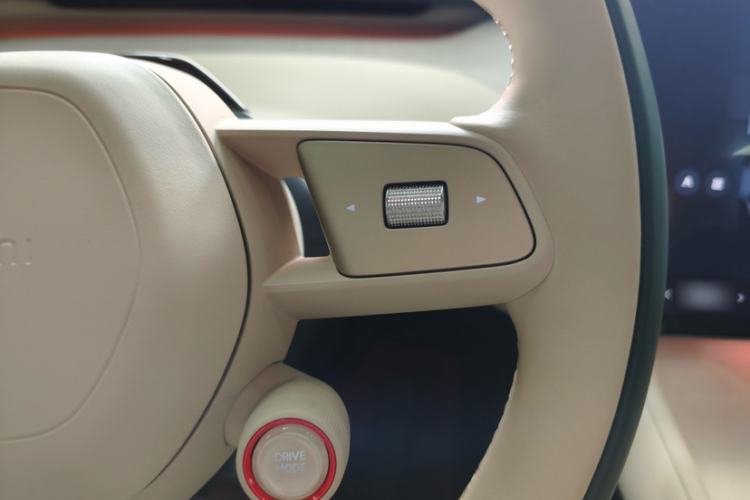 Used Xiaomi Auto YU7 2025 Ultra-Long Range High-Performance All-Wheel-Drive Max Edition Exterior 9