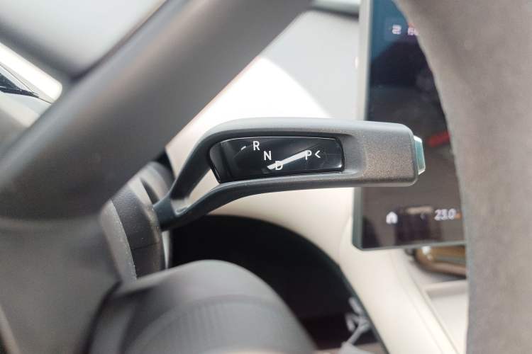Used Xiaomi Auto YU7 2025 Ultra-Long Range High-Performance All-Wheel-Drive Max Edition Gear Lever
