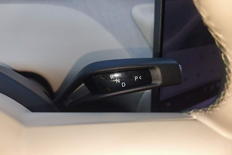Used Xiaomi Auto YU7 2025 Ultra-Long Range All-Wheel Drive Pro Version Gear Lever