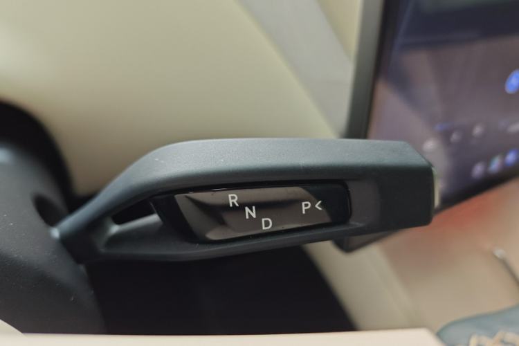 Used Xiaomi Auto YU7 2025 Ultra-Long Range High-Performance All-Wheel-Drive Max Edition Interior 4