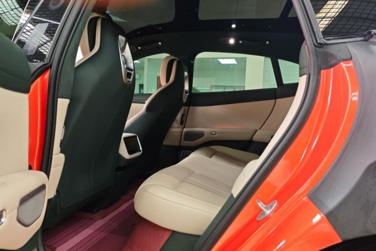 Used Xiaomi Auto YU7 2025 Ultra-Long Range High-Performance All-Wheel-Drive Max Edition Interior 6