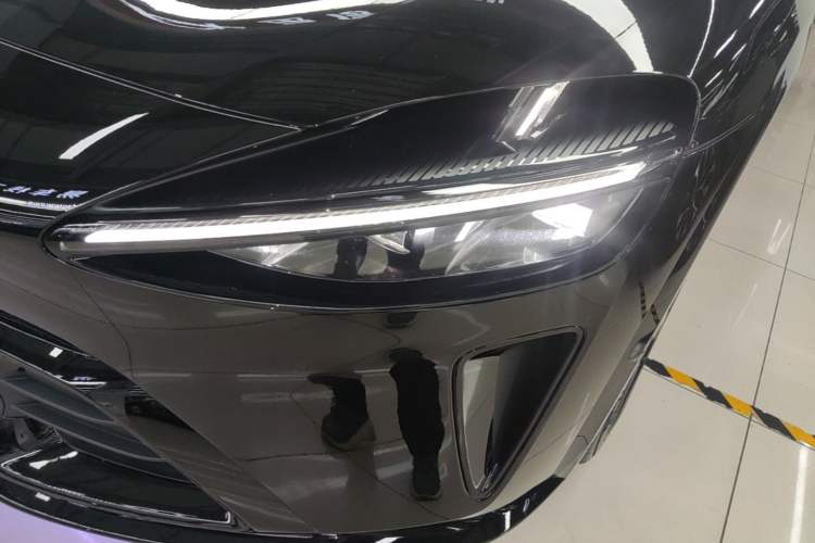 Used Xiaomi Auto YU7 2025 Ultra-Long Range High-Performance All-Wheel-Drive Max Edition Left Front Headlight