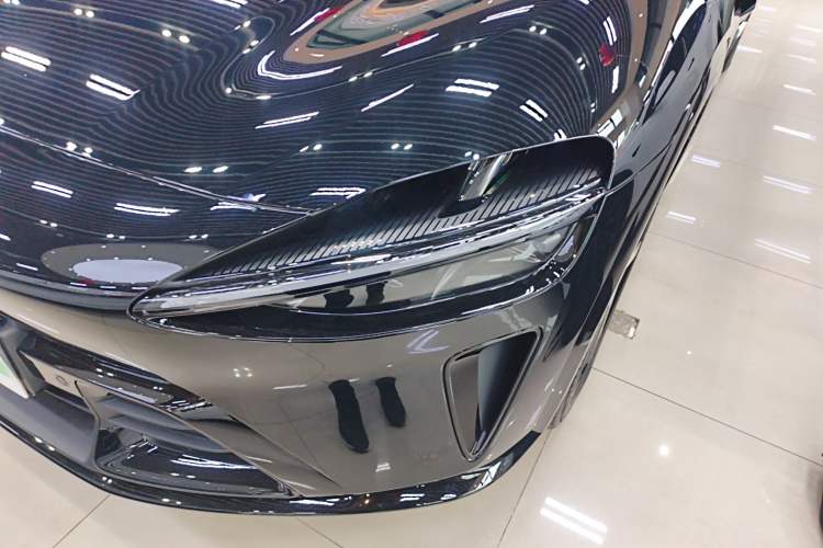 Used Xiaomi Auto YU7 2025 Ultra-Long Range All-Wheel Drive Pro Version Left Front Headlight