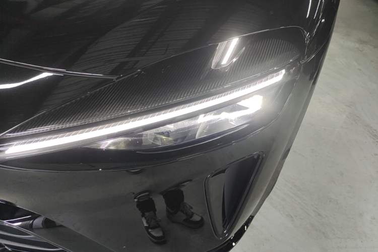 Used Xiaomi Auto YU7 2025 Ultra-Long Range High-Performance All-Wheel-Drive Max Edition Left Front Headlight