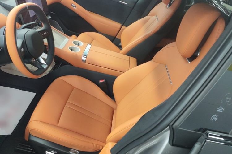 Used Xiaomi Auto YU7 2025 Ultra-Long Range High-Performance All-Wheel-Drive Max Edition Left Front Seat