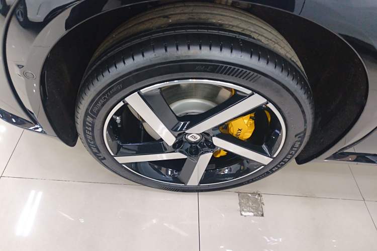 Used Xiaomi Auto YU7 2025 Ultra-Long Range All-Wheel Drive Pro Version Left Front Wheel Hub