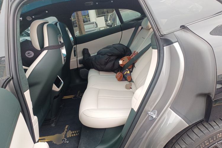 Used Xiaomi Auto YU7 2025 Ultra-Long Range High-Performance All-Wheel-Drive Max Edition Left Rear Seat