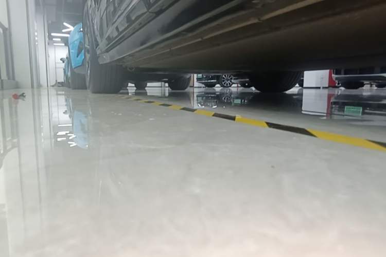 Used Xiaomi Auto YU7 2025 Ultra-Long Range Rear-Wheel Drive Version Left Side Sill