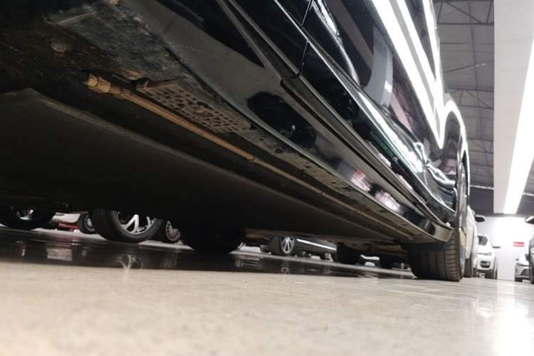 Used Xiaomi Auto YU7 2025 Ultra-Long Range All-Wheel Drive Pro Version Left Side Sill