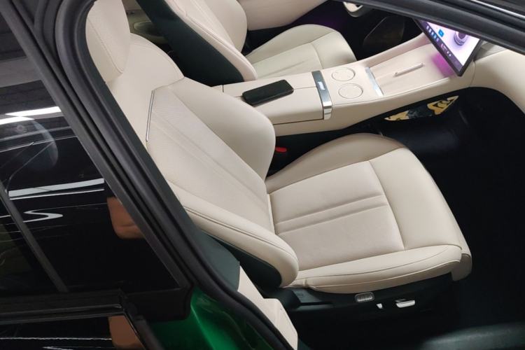 Used Xiaomi Auto YU7 2025 Ultra-Long Range All-Wheel Drive Pro Version Right Front Seat