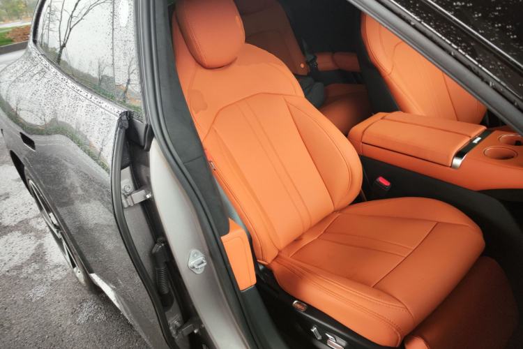 Used Xiaomi Auto YU7 2025 Ultra-Long Range High-Performance All-Wheel-Drive Max Edition Right Front Seat