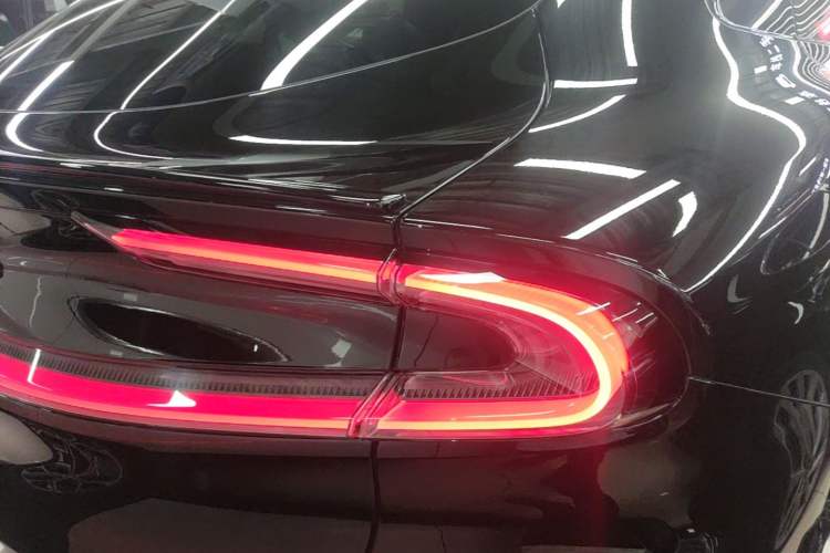 Used Xiaomi Auto YU7 2025 Ultra-Long Range High-Performance All-Wheel-Drive Max Edition Right Rear Taillight
